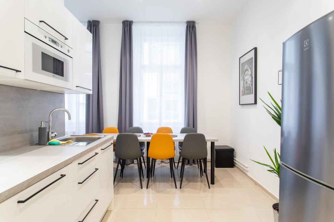 Spacious Apartments Near The River 布拉格 外观 照片